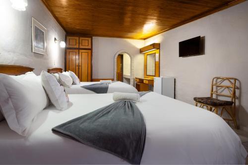 2 double beds