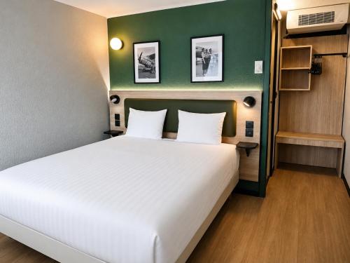 1 queen bed