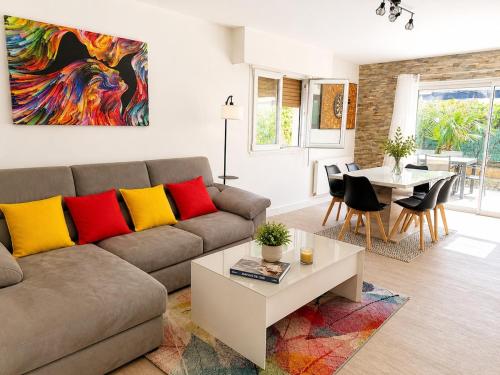 Seaside haven with private garden near Nice