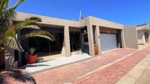 Mbala's Holiday Home in ראנד רייפלס