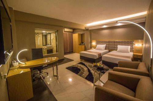 Hotel Castle Salam in Khulna