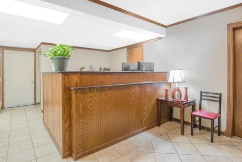 Travelodge by Wyndham Mansfield - main image