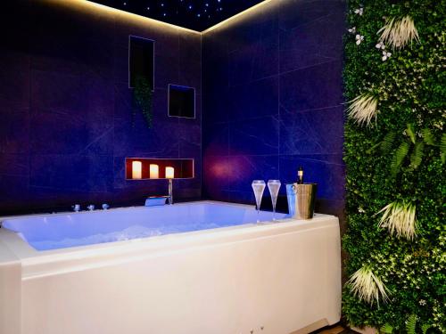 Love Room Lorient - Le King Size - Balnéo 2 places, Lorient