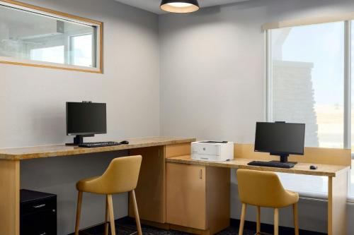 TownePlace Suites by Marriott Phoenix Goodyear - image 10