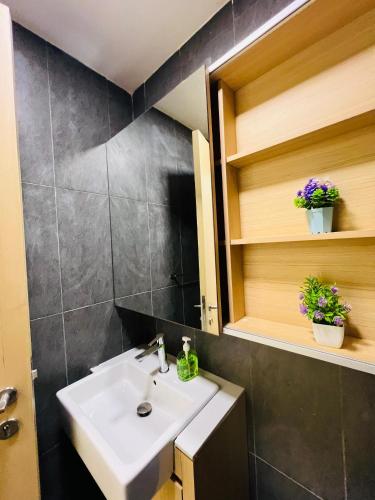Bathroom, The Colony By Rooftop in Little India