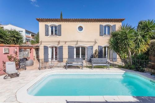 Clos des Plages Villa with Pool and Everything Within Walking Distance