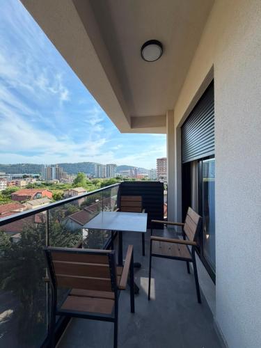 K Residence Luxury Apartment Bar in Bjelisi