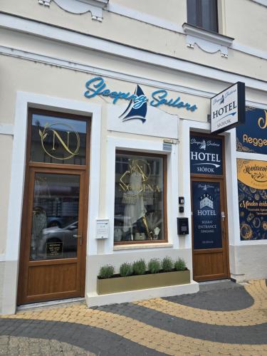 Sleeping Sailors Boutique Hotel in Siofok