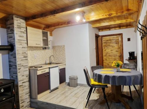 Apartment and room Babe Mare in Krivi Put