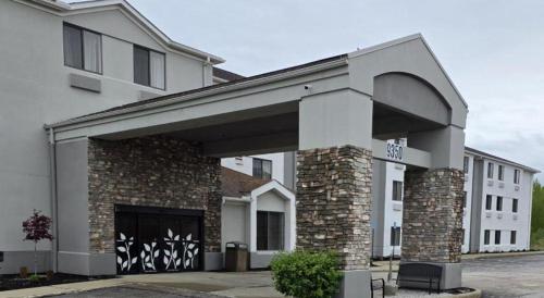 Austinburg Hotel By IHG in Austinburg (OH)
