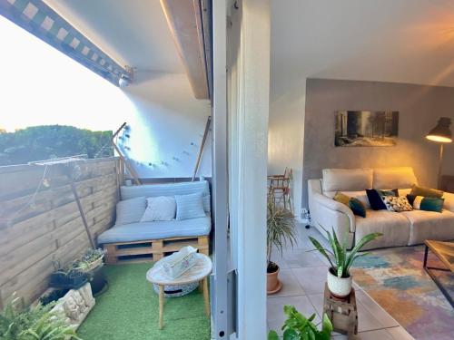 Cosy T3 full Confort Clim Parking proche Centre in Les Cevennes
