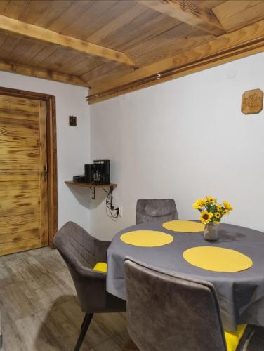 Apartment and room Babe Mare in Krivi Put