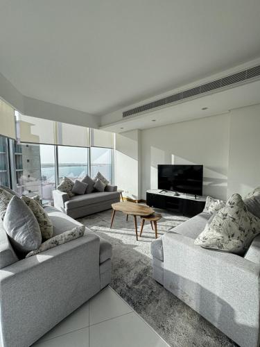 Beachside 2BR Retreat in Durrat Marina – khách sạn tại Sakhir