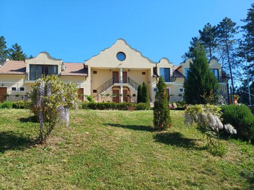 Suncani Breg Apartments Vrdnik in Vrdnik