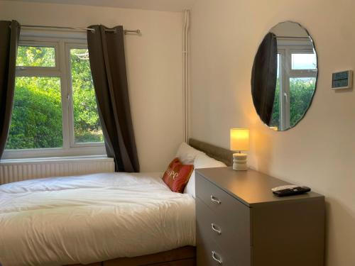 Oxford Luxury Room Ensuite — other in 300 Iffley Road, Oxford United Kingdom, OX4 4AE