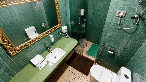 room detail thumbnail 2