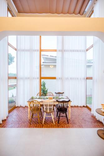 Sun Moon Lake Villa Thasae ซันมูนเลควิลล่าท่าแซะ in Tha Sae