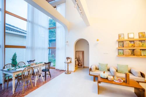 Sun Moon Lake Villa Thasae ซันมูนเลควิลล่าท่าแซะ in Tha Sae