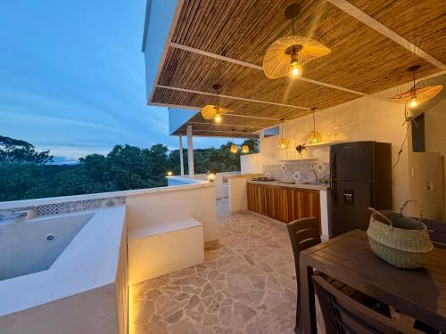 Santorini Colombiano con Jacuzzi Privado Escapada Perfecta in Doradal