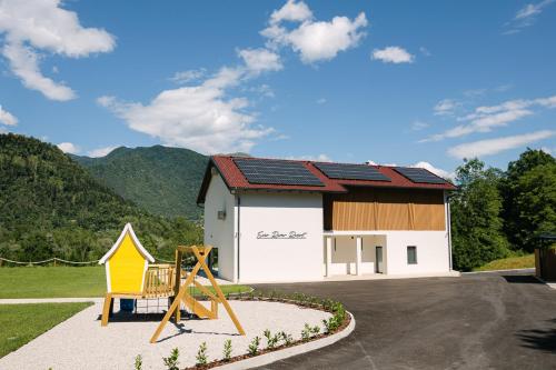 Soča River Resort - Riverside Boutique Stay – khách sạn tại Volce