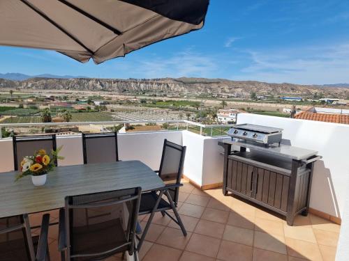Balkons/terase, villa piscina y vistas espectaculares a la montana , gran terraza y aire acondicionado in Sueva Del Almanzora