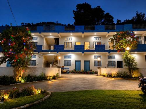 Rock N Woods Retreat in Chadarawari