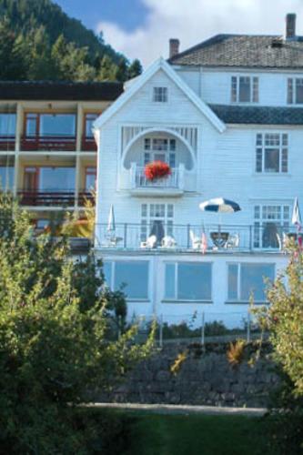 Midtnes Hotel - image 12