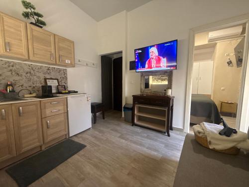 TRAVELLERS CORFU TOWN Luxury Suites, Studios & Apartments 1