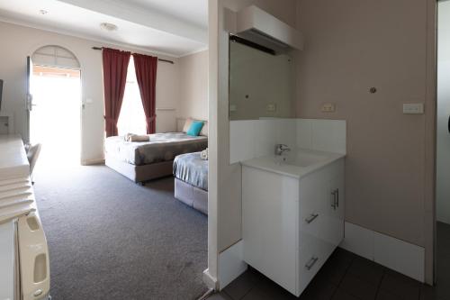 The Argent Motel in Broken Hill