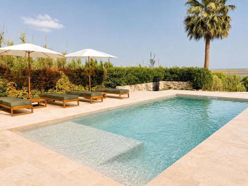 Astonishing Villa with Post-Modern Architecture – khách sạn tại Luz de Tavira