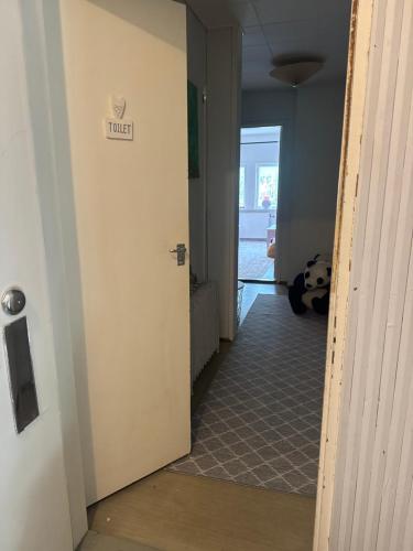 Karhulan Kammari, oma sisäänkäynti ja WC, Valkeakoski keskusta (Karhulan Kammari, oma sisaankaynti ja WC, Valkeakoski keskusta) in Валкеакоскі
