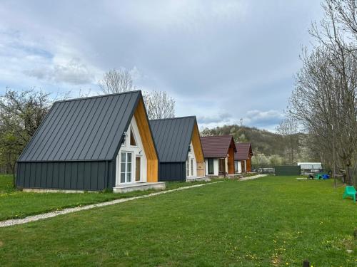 Kilátás, Căsuțele H - Cabane A-Frame, Ciubăr, Cheile Doftanei (Casutele H - Cabane A-Frame, Ciubar, Cheile Doftanei) in Breaza
