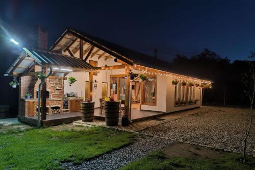 Ételek és italok, Căsuțele H - Cabane A-Frame, Ciubăr, Cheile Doftanei (Casutele H - Cabane A-Frame, Ciubar, Cheile Doftanei) in Breaza