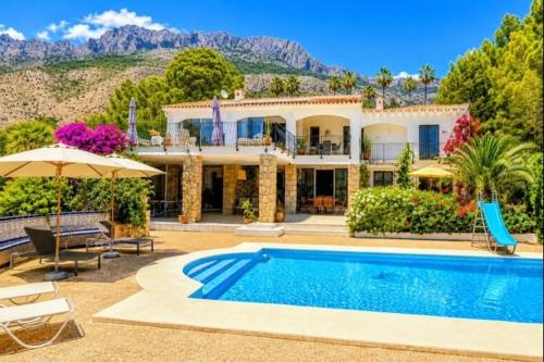 Exclusiva Villa Altea con Piscina Climatizada
