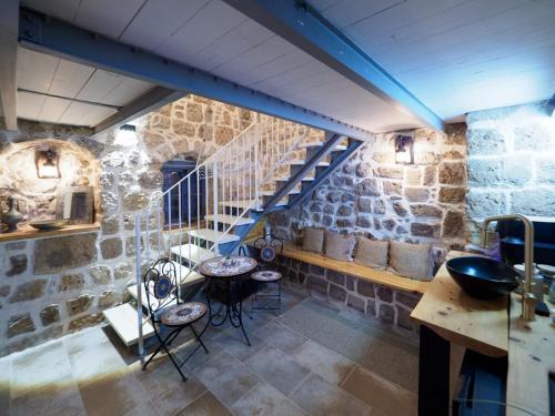 Historic Stone House in the Heart of Old Acre in عكا
