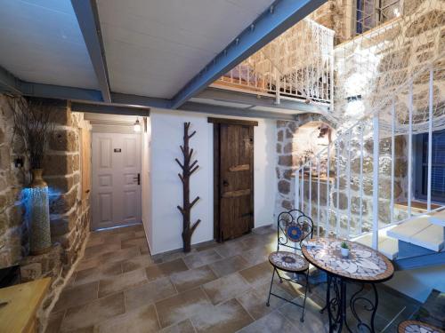 Historic Stone House in the Heart of Old Acre in عكا
