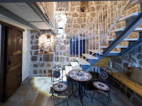 Historic Stone House in the Heart of Old Acre in عكا