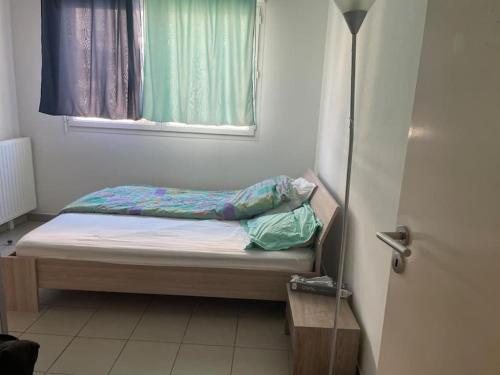 chambre d hot dans un bel appartement récent et bien desservi