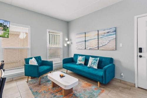 SPI Beach Condo - Just a block away to Paradise