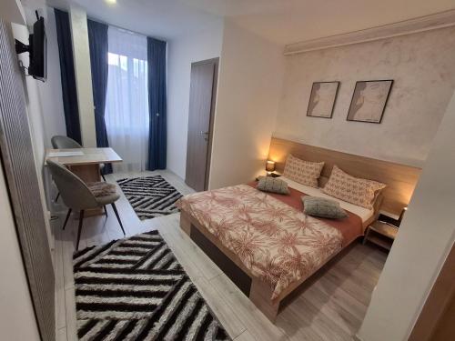 Studio Elvetia, Deva