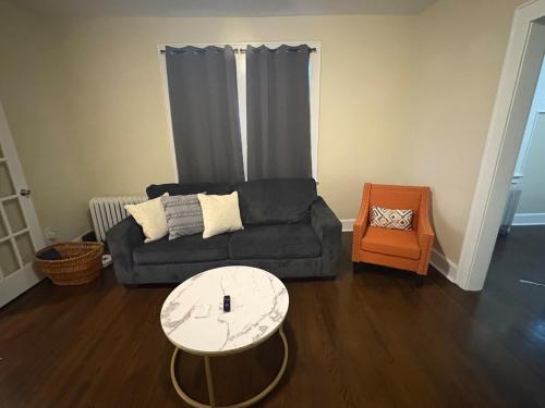 Rest Assured 3 bedroom near airport – khách sạn tại Lower Vailsburg