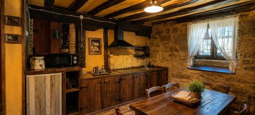 Konyha, La Casa del Ayer in Abalos