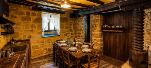 Konyha, La Casa del Ayer in Abalos