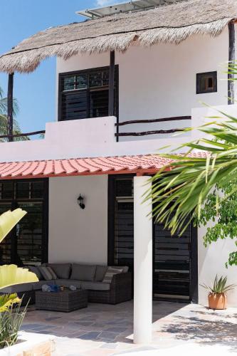Private Pool, Beach Access 3BR Sleeps 6 in Chuburná
