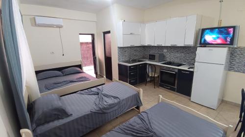 ℰ`ℋ Hotel - Velipoje rruga nr 7 in Велипоя
