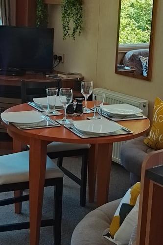 Stay 6 - Pool - Parking - BeachSide - Pet Friendly in Trimingham