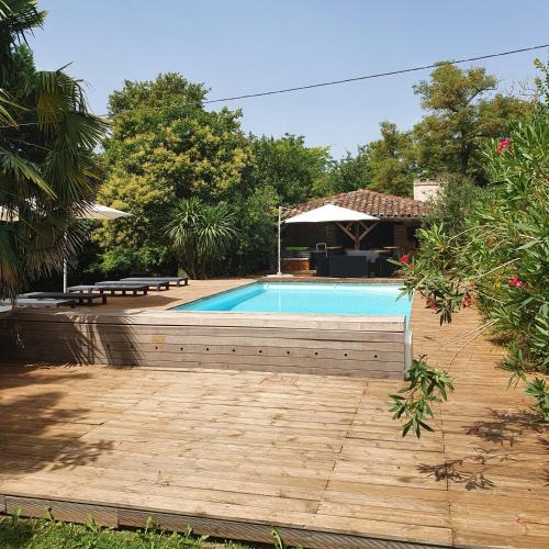 Skats, Gite Cocooning 4 étoiles avec spa et piscine (Gite Cocooning 4 etoiles avec spa et piscine) in Mones