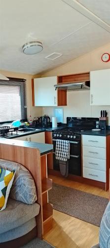 Stay 6 - Pool - Parking - BeachSide - Pet Friendly in Trimingham