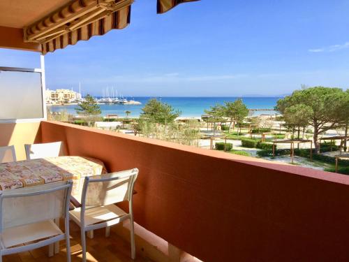Appartement face à mer, Bormes-les-Mimosas, Plage de La Favière