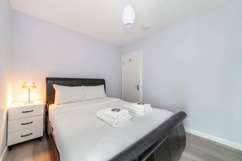 Coningham London Apartment 4